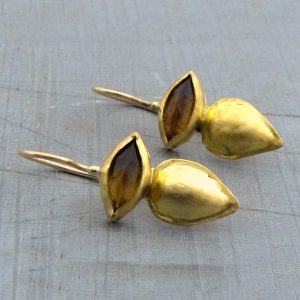 Beer Quartz 22k gold earrings