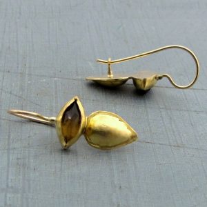 Beer Quartz 22k gold earrings