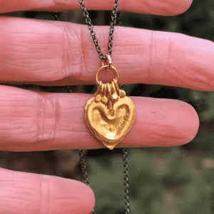 Heart 22k gold pendant necklace