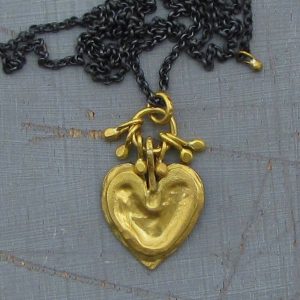 Heart 22k gold pendant necklace