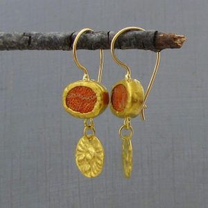 Dangle Coral fine gold earrings