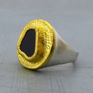 Onyx 24 karat gold ring