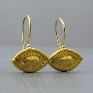 22 karat gold eye earrings