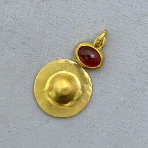 22k gold Garnet pendant