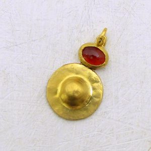 22k gold Garnet pendant