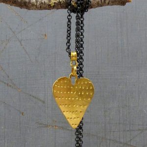 22 karat gold heart pendant necklace