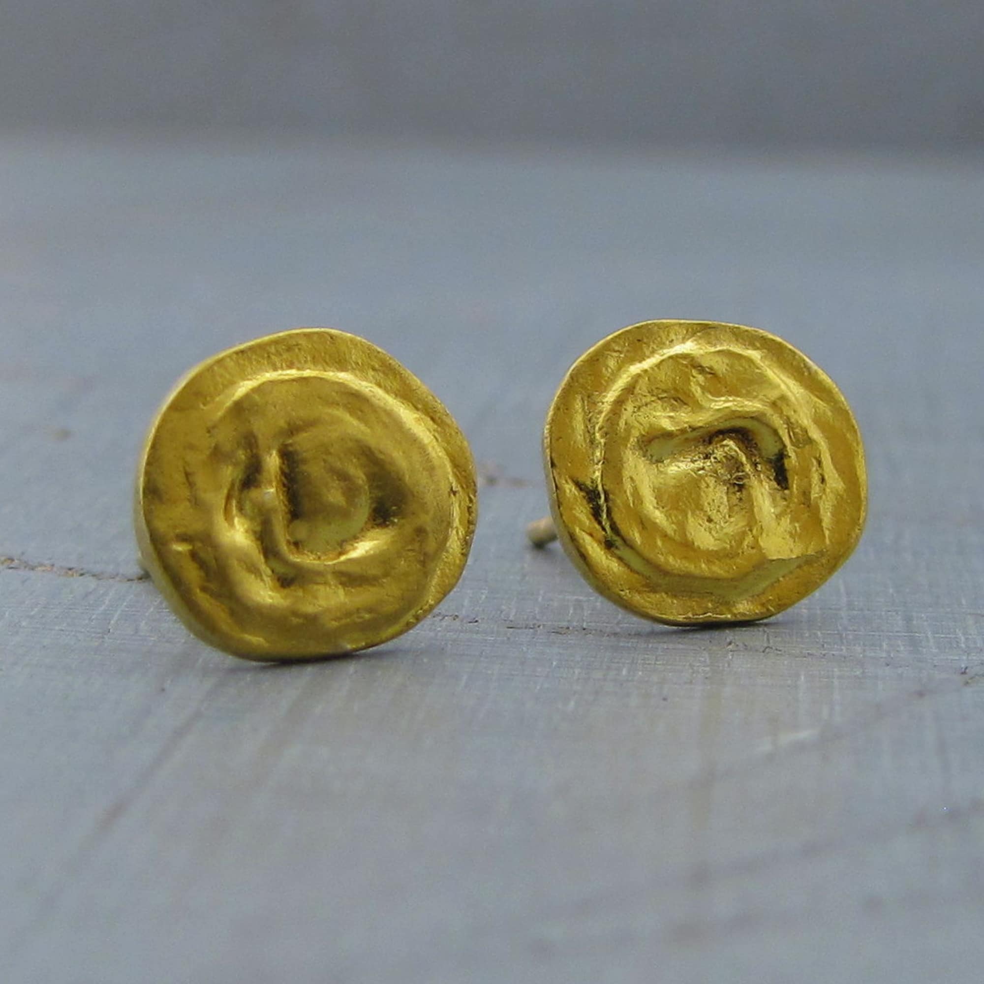 Dome 24k gold stud earrings