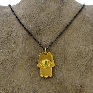 Emerald 22k gold Hamsa pendant necklace