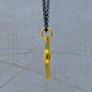 Emerald 22k gold Hamsa pendant necklace