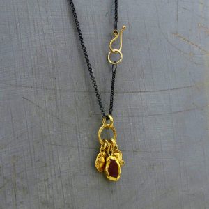 Red Spinal 24k gold pendants necklace