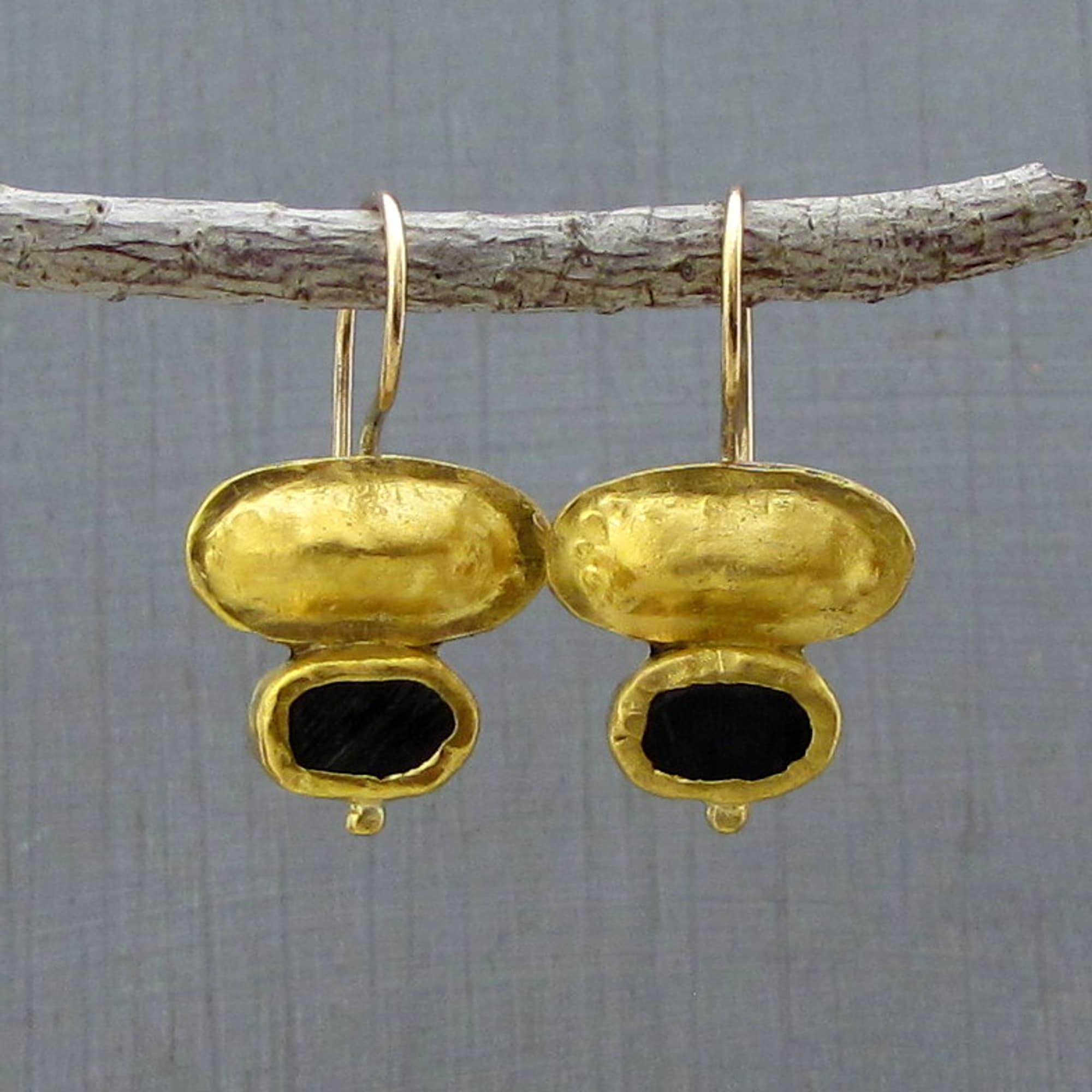 Onyx 24k gold dangle earrings