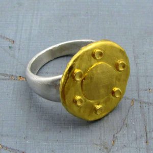 Round 24 karat gold ring