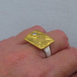 Bird Moonstone 24k gold ring