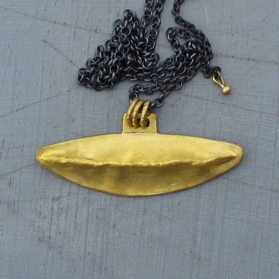 24 karat Gold oval pendant necklace