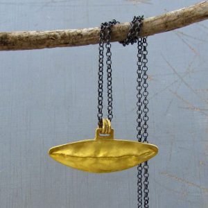 24 karat Gold oval pendant necklace