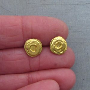 Dome 24k gold stud earrings