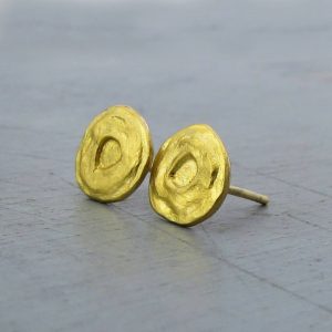 Dome 24k gold stud earrings